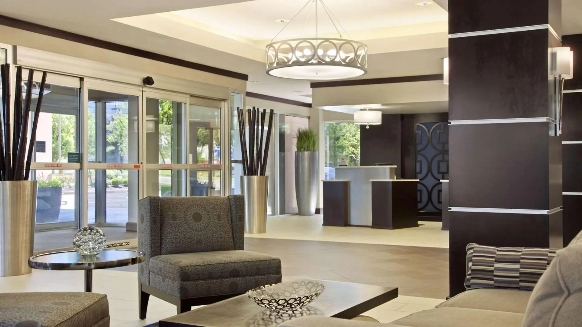 Hotel Embassy Suites By Hilton St Louis Airport Bridgeton
