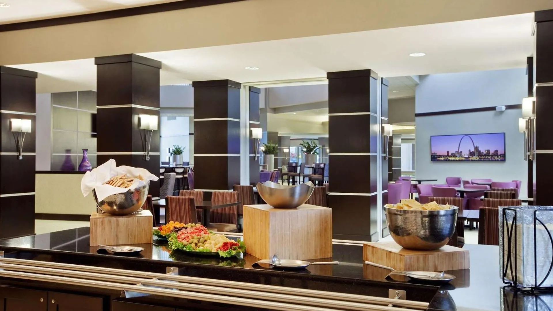 Hotel Embassy Suites By Hilton St Louis Airport Bridgeton