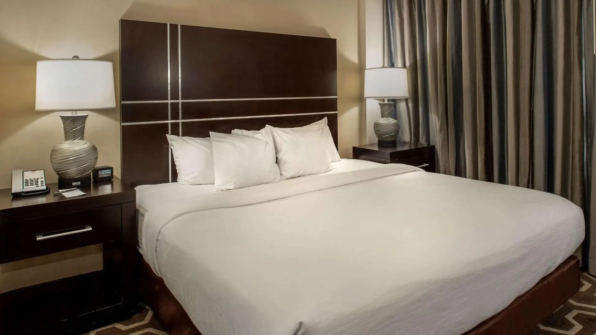Embassy Suites By Hilton St Louis Airport Bridgeton Hotel